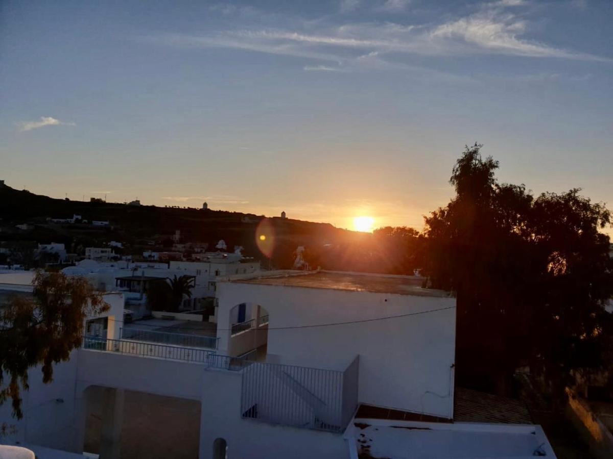 Lux House With Outdoor Jacuzzi And Sea View In Santorini Leilighet Emporio  Eksteriør bilde